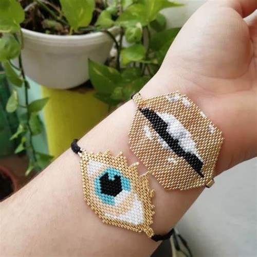 A Beginner's Guide to Miyuki Beads and Seed Bead Weaving