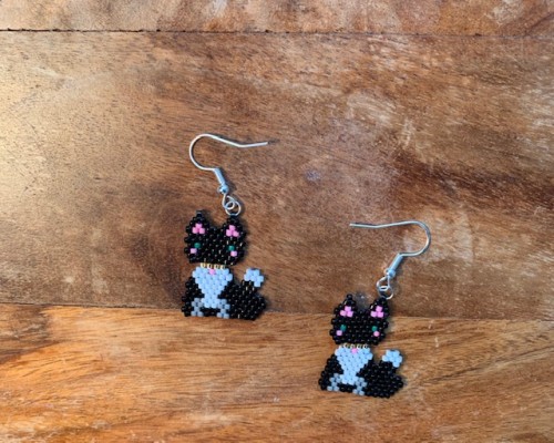 "The Benefits of Buying Miyuki Beads Online vs. In-Store"