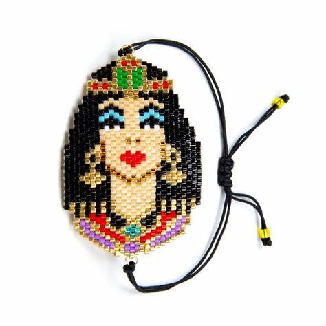  Make beaded luggage tags with Miyuki beads 